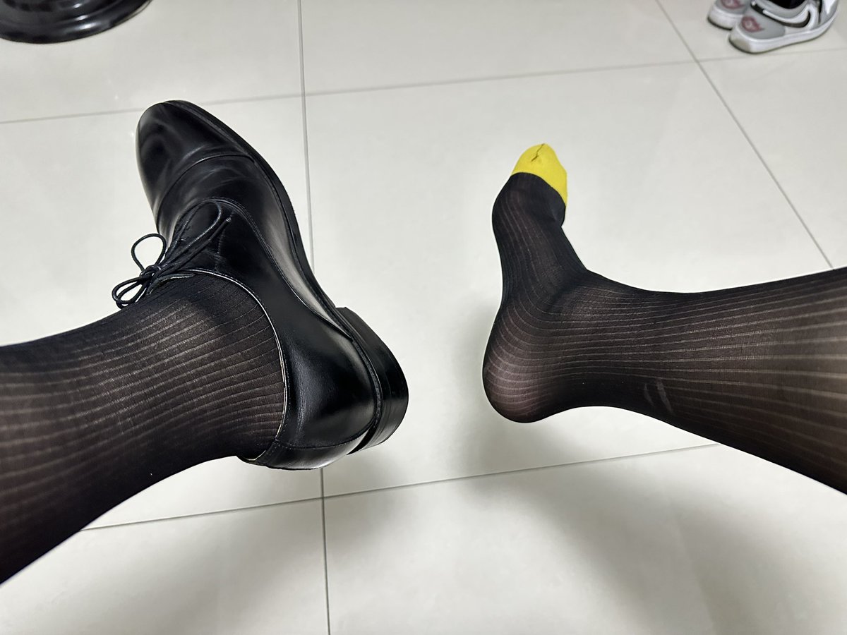SS04468298's tweet photo. 脚下缺点东西 https://t.co/3aDmhMj8yF