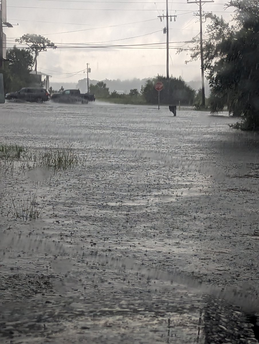 breezybchman's tweet photo. @spann flooding in the Fort Walton Beach area. https://t.co/IJa6nReolV
