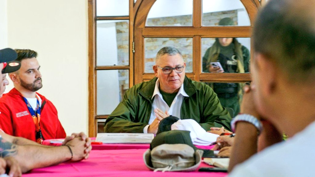 MinAlimenVen's tweet photo. #Táchira | Estado Mayor Regional de Alimentación recibe la visita del ministro @LealTelleria en jornada de trabajo de evaluación para seguir fortaleciendo la política pública alimentaria del Gobierno Nacional en beneficio del pueblo.

#ConMaduroMásPueblo
#AlimentaciónEsBendición https://t.co/wHs8xqotPy
