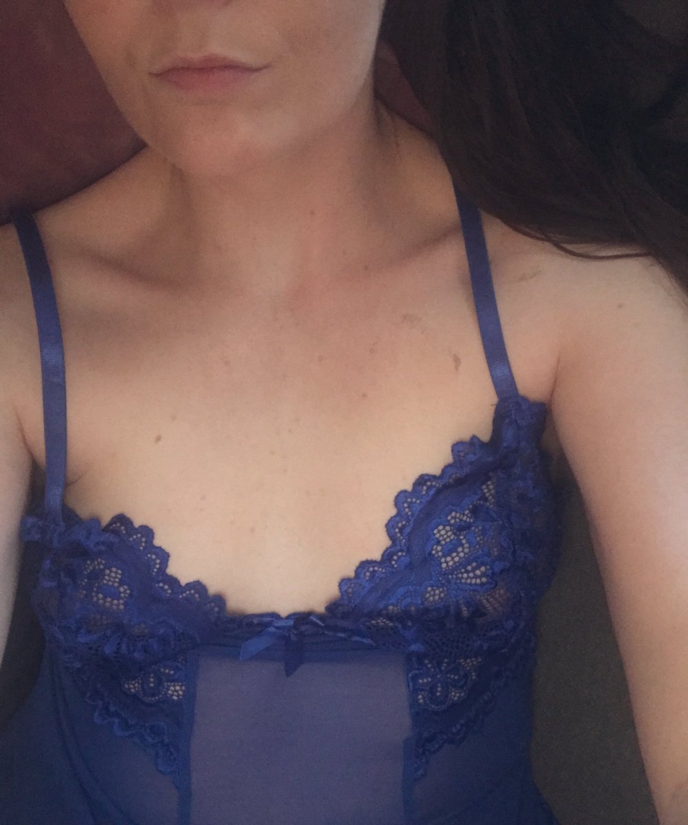 BreaToronto's tweet photo. Availability todayyyy all day until late 💙 booking details on tryst https://t.co/7116ibY6VD
