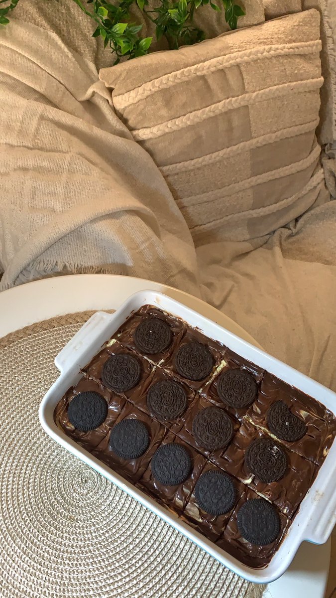 SbYp4's tweet photo. طريقة حلى الاوريو  🍫☕️
( طبقتها سابقاً بس هذي المرة الكمية دبلتها ) 
الطريقة مع السعرات ( للكمية المذكورة) 👇🏻 https://t.co/kThXoSLOYB