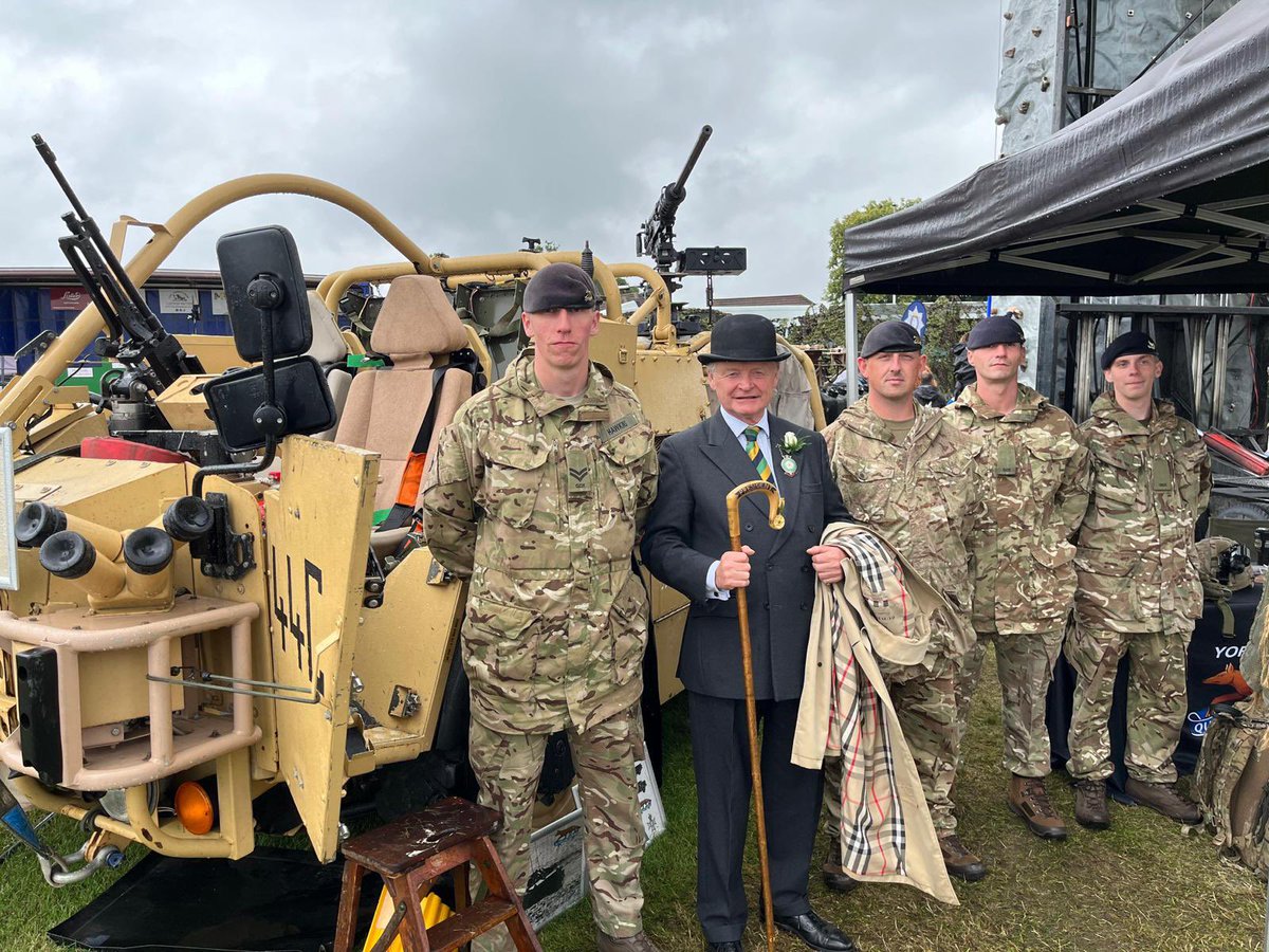 Queen's Own Yeomanry (@theqoy1) on Twitter photo The President of <a href="/greatyorkshow/">Great Yorkshire Show</a> taking the time to thank members of #ASqn <a href="/TheQOY1/">Queen's Own Yeomanry</a> for supporting the 164th Great Yorkshire Show! Another superb event! The President of <a href="/greatyorkshow/">Great Yorkshire Show</a> taking the time to thank members of #ASqn <a href="/TheQOY1/">Queen's Own Yeomanry</a> for supporting the 164th Great Yorkshire Show! Another superb event!