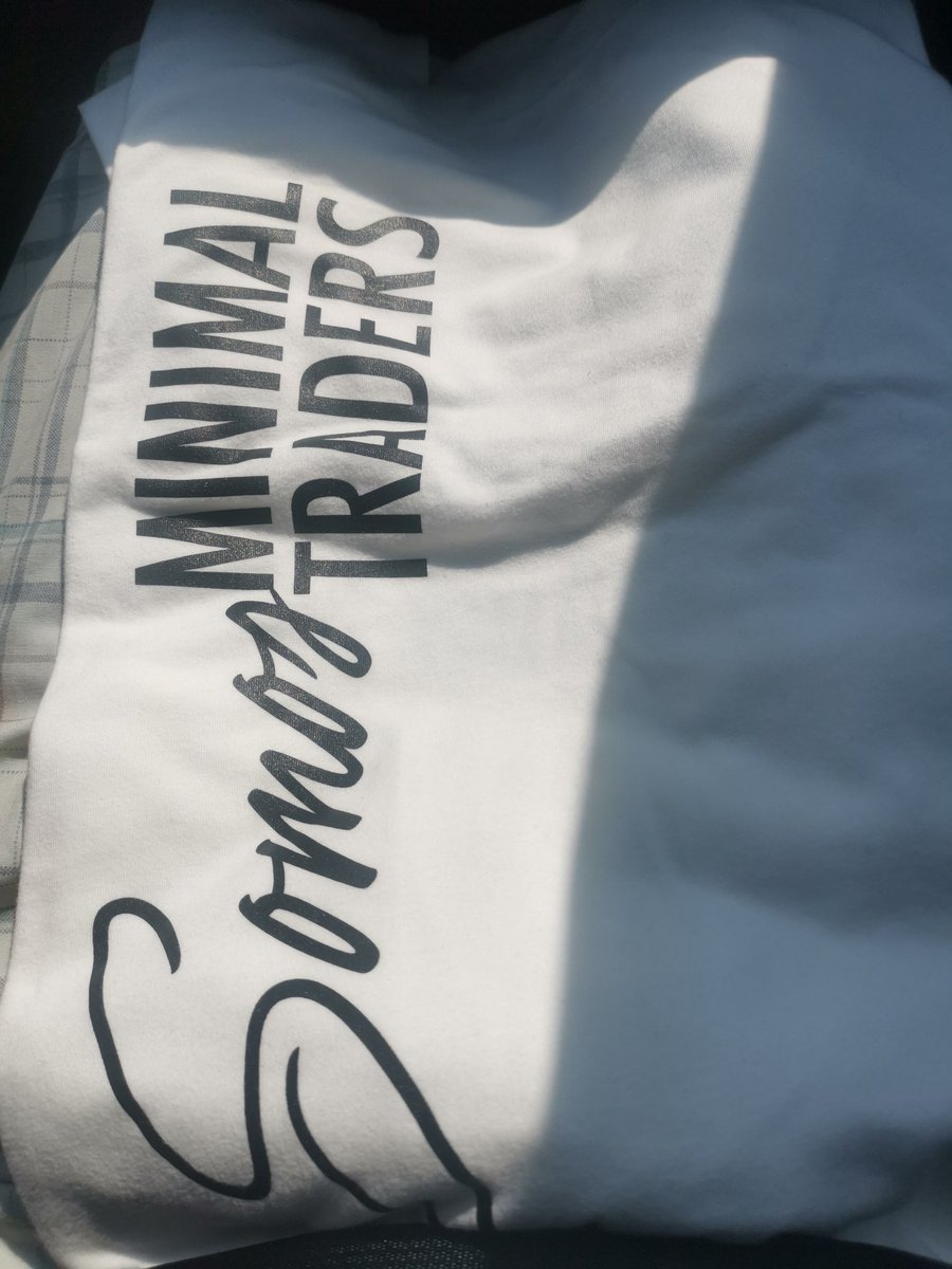 CryptoJon_mx's tweet image. Ahora si a ponerme la camisa de @MinimalTrader_ @MinimalTrading_
Gracias a mi amigo y maestro Alex
#MinimalTrading #trader #Bitcoin #ETH #spot #derivados