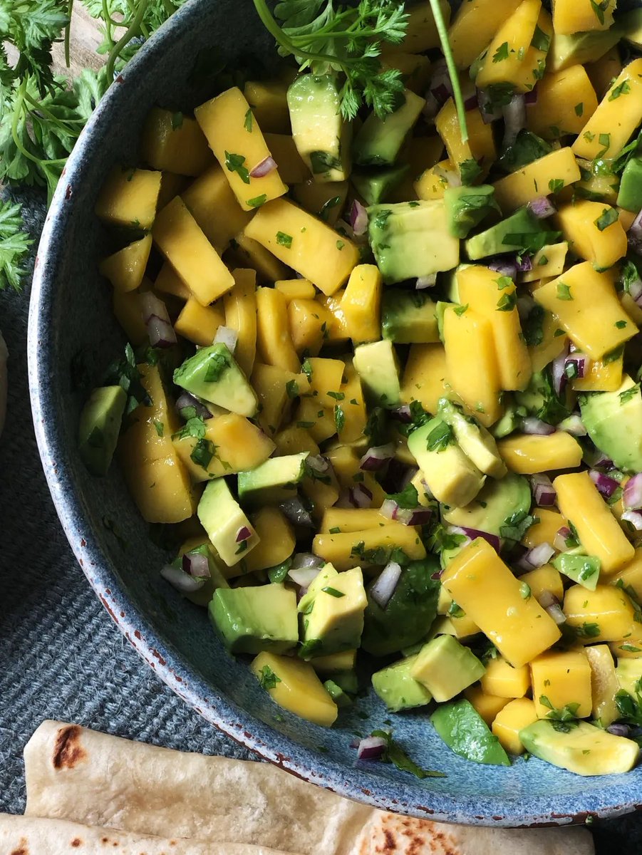 HealthyEmperor's tweet photo. @TheWarKitchen Some foods you can get away with non-organic is:

-Avocados
-onions
-Pineapple
-Aspargus
-Kiwi
-Mushrooms
-Sweet Potatoes
-Cabbage
-mango
-watermelon

Agree with what u said about Meats👍 https://t.co/cKkNGP90Oz