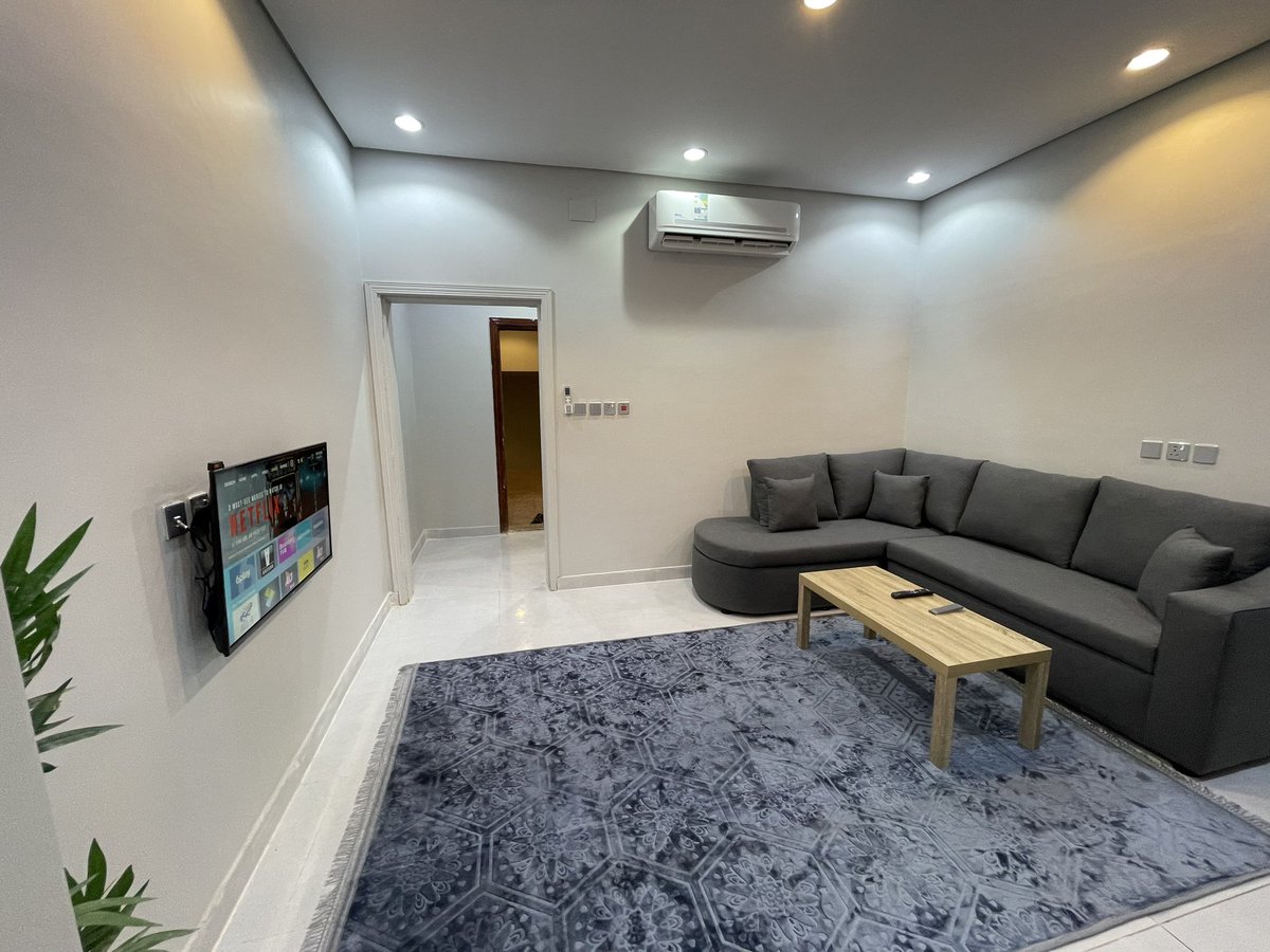 yanbu_sa's tweet photo. نقدم خيارات السكن الامن والمريح للطالبات والمعلمات والموظفات والعوائل الصغيرة فقط بينبع والمدينة المبنى قريب الخدمات ويوجد عامل خدمة وحارس ومراقب بالكاميرات للمواقف للتواصل ٠٥٧٠٤١٢٢٨٠
  #ينبع #المدينة_المنورة #المدينة #ينبع_النخل #جامعة_طيبة #محافظة_بدر https://t.co/uBswJMHzlB