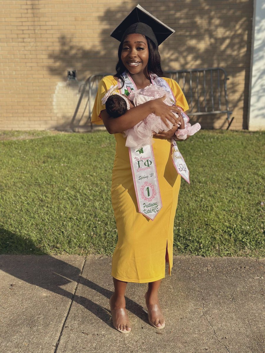 therealkocky's tweet photo. Things I did… THAT🎓👩‍👧 https://t.co/KW4ntT1IGX
