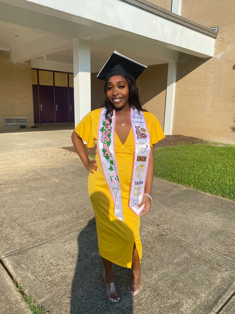 therealkocky's tweet photo. Things I did… THAT🎓👩‍👧 https://t.co/KW4ntT1IGX
