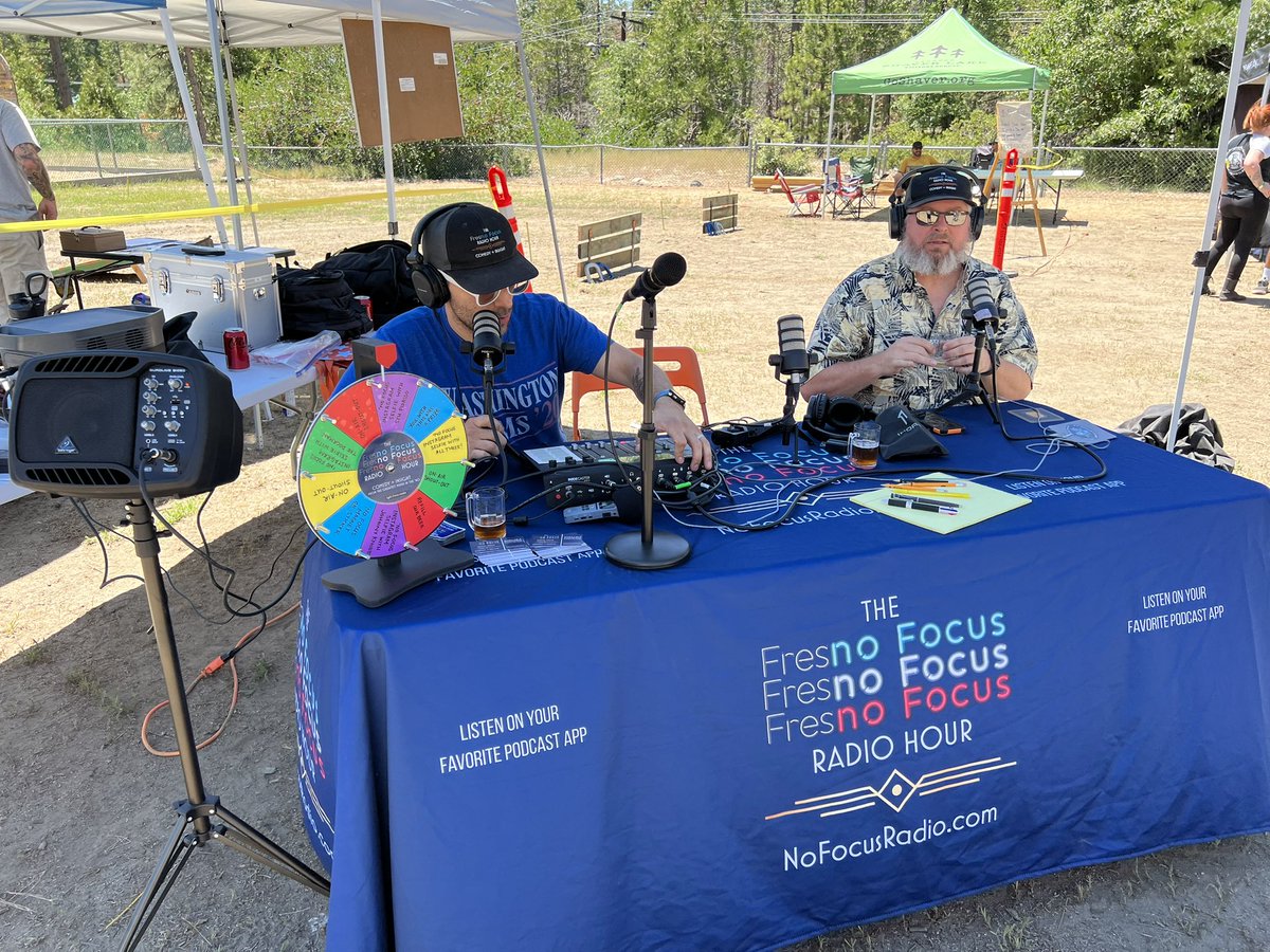 Nofocusradio's tweet photo. Check out these hardworking podcasters! Johnny and Stu on the scene at Shaver Lake Brewfest! 
#shverlake #brewfest #shaverlakebfrewfest #podcast #nofocusradio https://t.co/6IGKh4Oqof