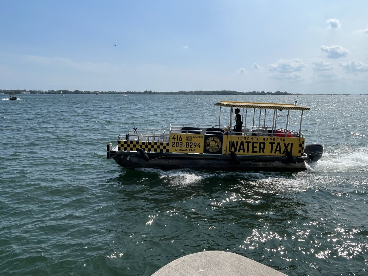 angie000777's tweet image. Happy Friday 🩵 #harbourfront #island