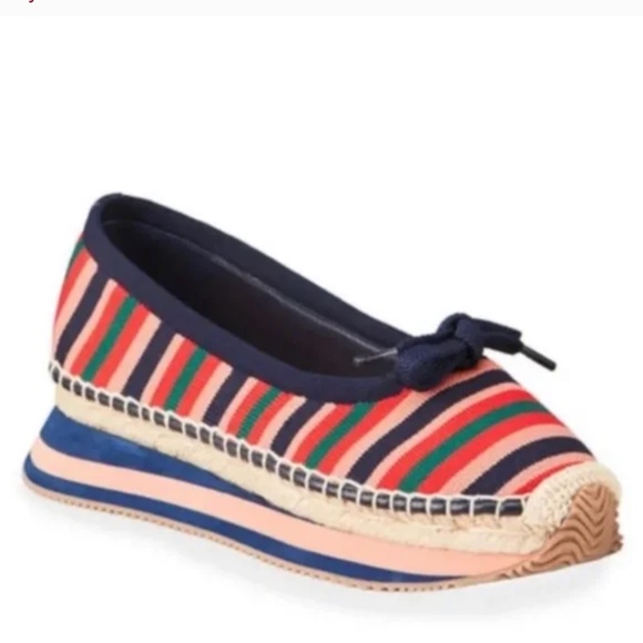 So good I had to share! Check out all the items I'm loving on <a href="/Poshmarkapp/">Poshmark</a> #poshmark #fashion #style #shopmycloset #revolve #nobrand #toryburch: posh.mk/edu2GFQOqBb