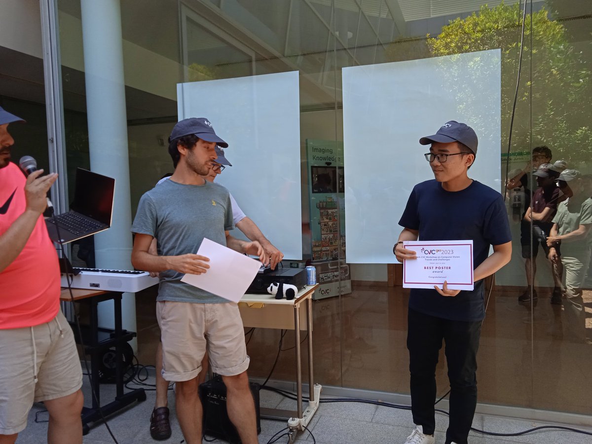 CVC_UAB's tweet photo. And the winner is...

🏆@hector_laria for the best presentation (2nd year in a row)
🏆 Pau Torras for the best quiz score (2nd year in a row)
🏆 Khanh Nguyen for the best poster

Congratulations!!👏🎉

#CVCpeople #phdlife https://t.co/IdpPvVTXjs