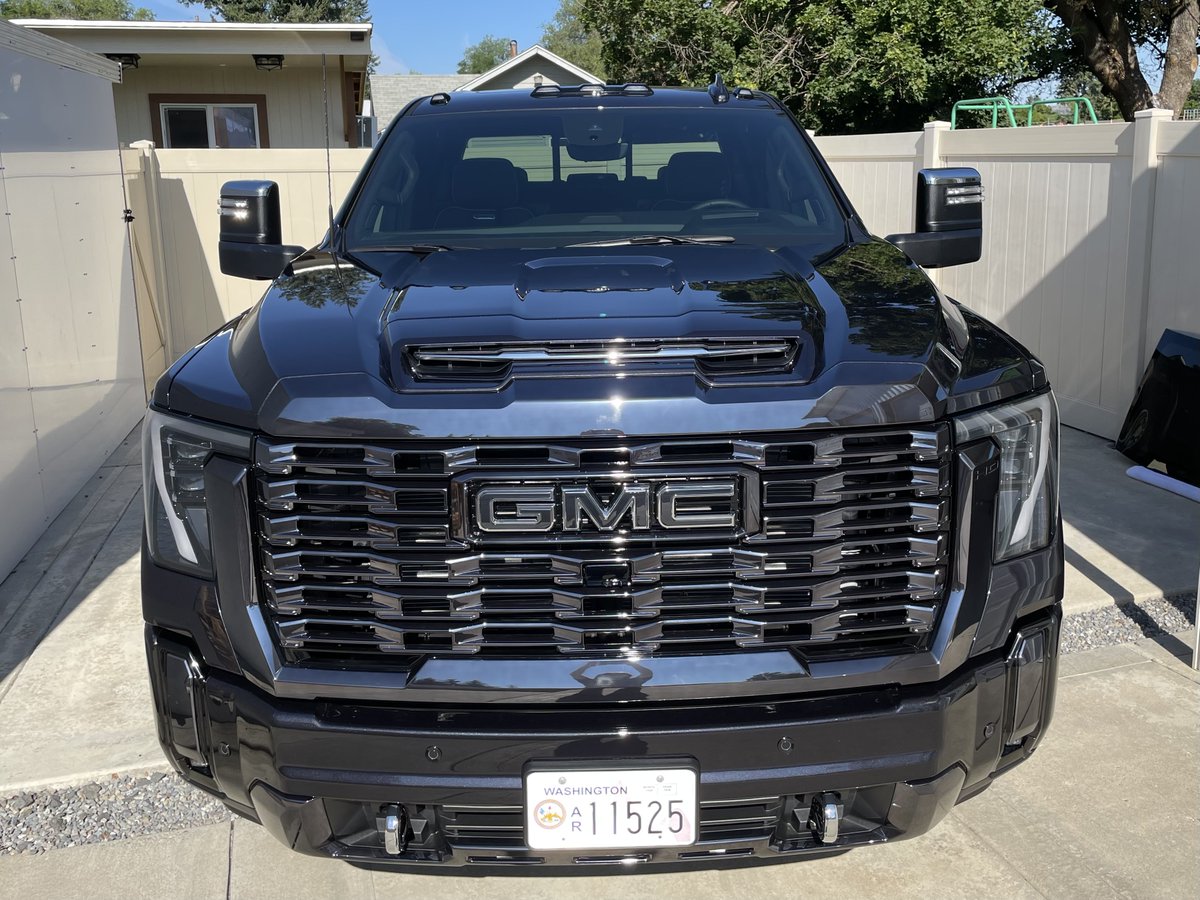 TheSpokaneSHOP's tweet image. Finally Finished! After receiving full clear bra (yes, the whole truck!) Window tint, and finally the finishing touch of a ceramic coating, this truck is looking absolutely beautiful! Thank you Eric for sharing this beauty with us! #PPF #ClearBra #GMC #WindowTint #Sierra #Denali