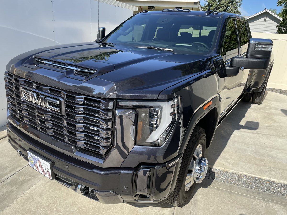 TheSpokaneSHOP's tweet image. Finally Finished! After receiving full clear bra (yes, the whole truck!) Window tint, and finally the finishing touch of a ceramic coating, this truck is looking absolutely beautiful! Thank you Eric for sharing this beauty with us! #PPF #ClearBra #GMC #WindowTint #Sierra #Denali