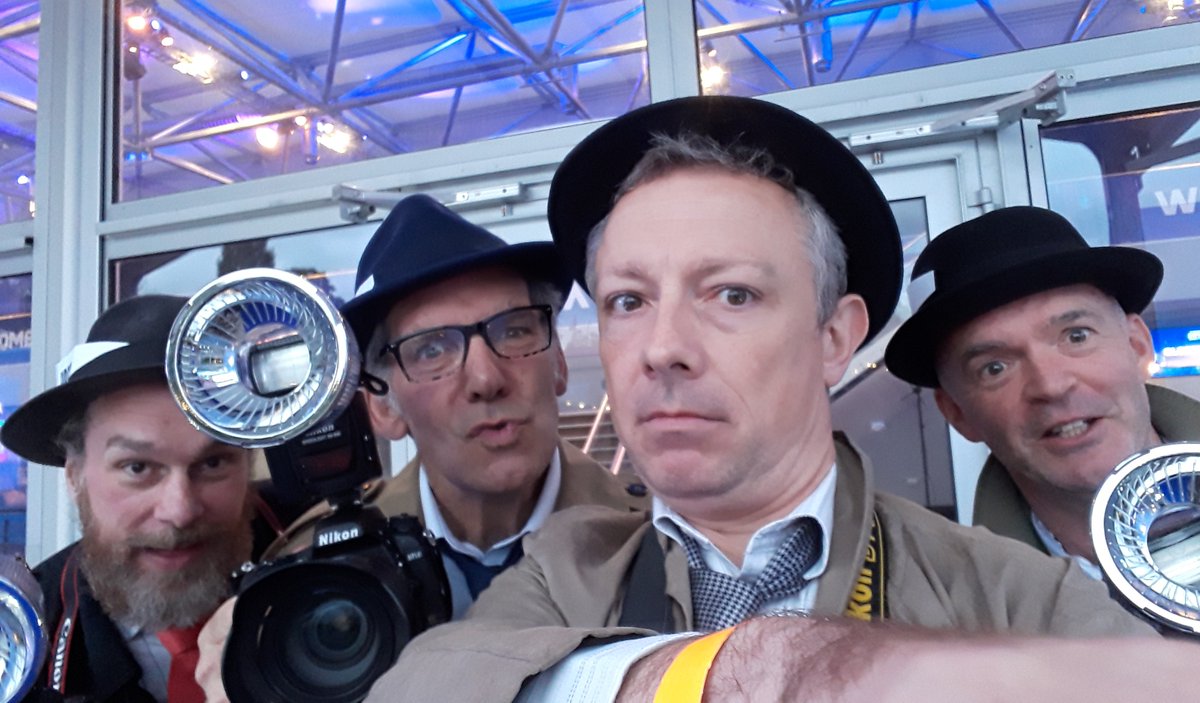 'But I wanna see the pix NOOOOW!!!'
We can offer live uploads of event or party images on the night...

#eventprofs #events #liveevents #fakepaparazzi #realpics #partypics #eventpics #partythemes #redcarpet