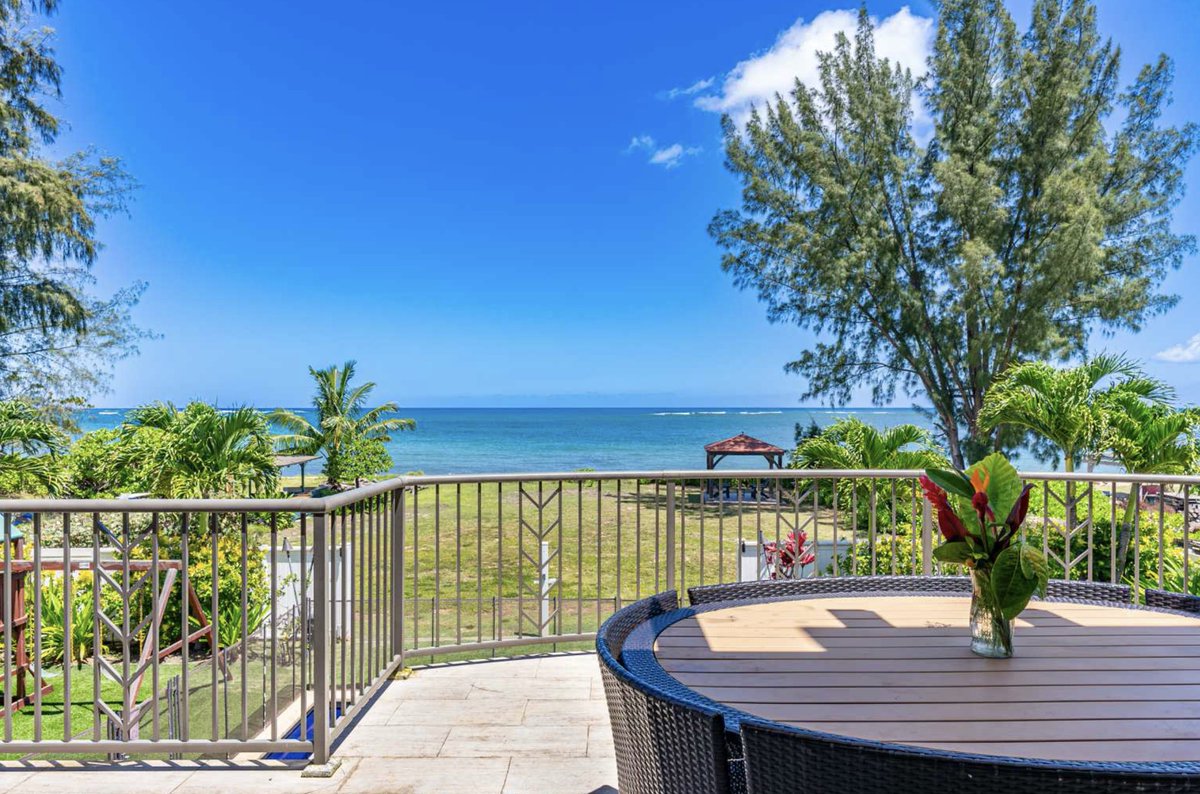 Get to know Kala'iku Main. This home is a large group's dream setting to escape to paradise. 🌴 exoticestates.com/hawaii-vacatio… #villarentals #luxuryvillarentals #villavacationrentals #luxuryvacationrentals #vacationrentals #villavacationrentals #luxuryvilla #villarentals