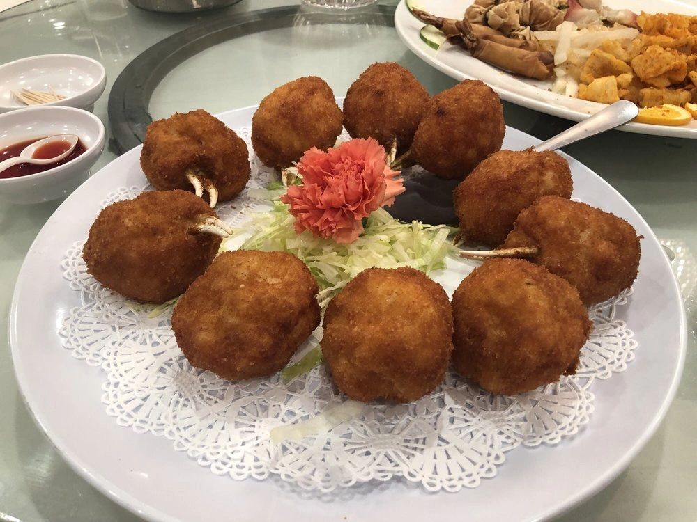 CantonHouseGA's tweet photo. Our starters are practically irresistible. What's your favorite appetizer on our menu? #CantonHouse #catering #EatLocal #ChineseFood #Chamblee https://t.co/lcS63ooK3I