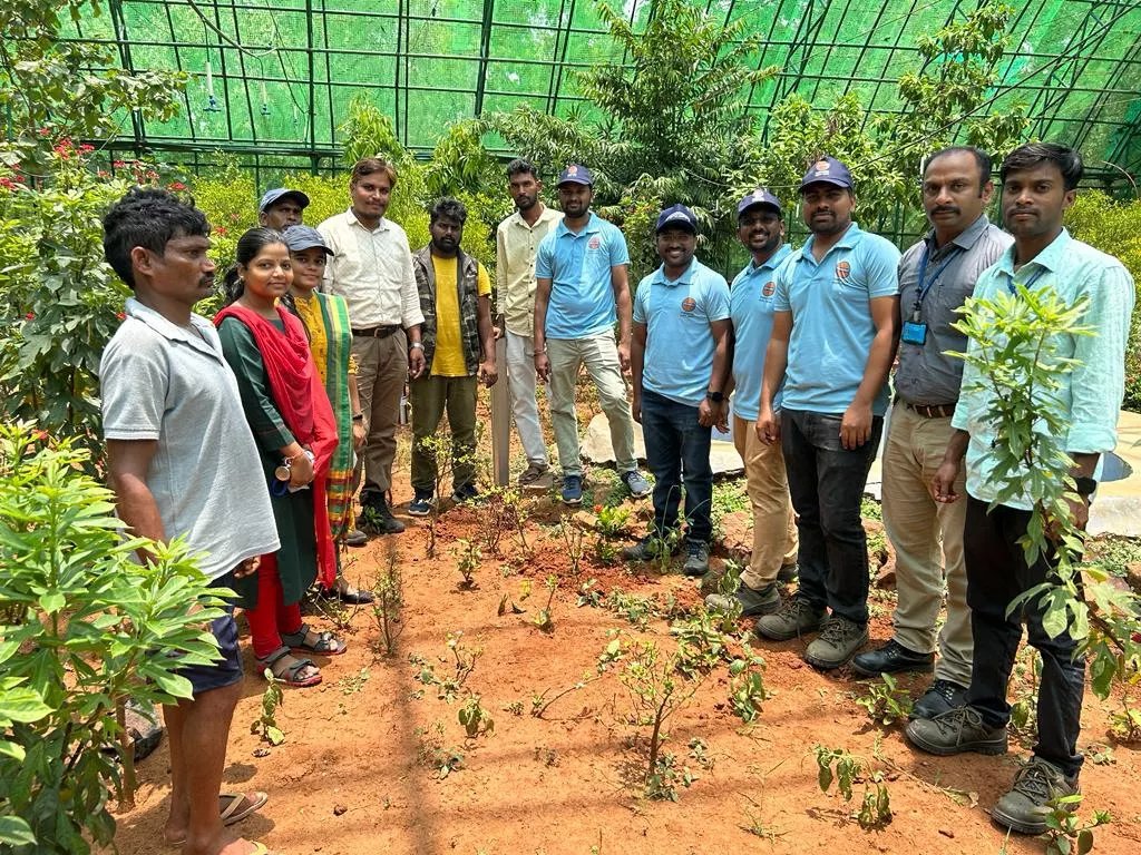 vizagzoo_igzp's tweet photo. As part of SWACHHTA PAKHWADA, Plantation drive was conducted by IOCL and IGZP team. Grateful to Indian Oil Corporation Limited for their unwavering support in plantation initiative. Together, we are nurturing a greener future! πΏπ± #PlantingProgress
@CZA_Delhi @moefcc https://t.co/w2VHv6mI0r