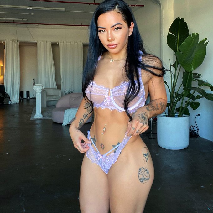I want a sugar daddy https://t.co/MOfW33tvZy