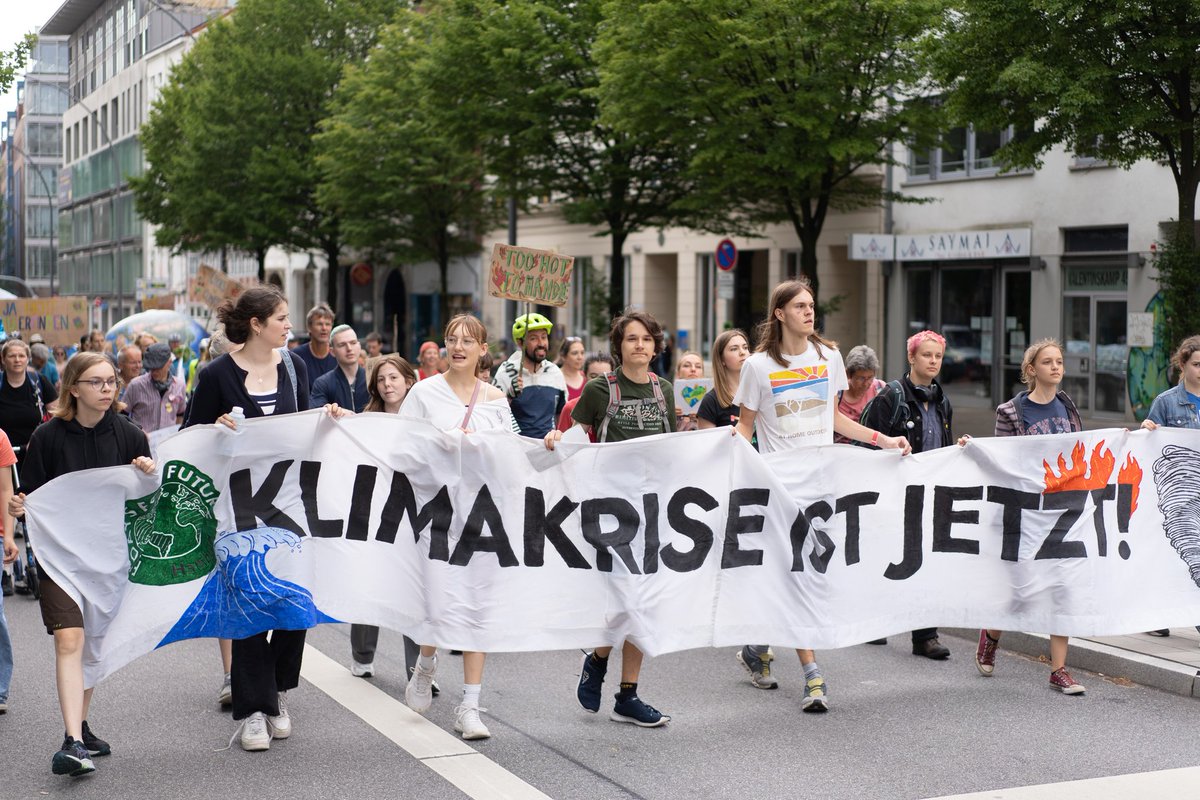 Die Klimakrise ist jetzt! 🔥🥵

Wetterextreme werden immer häufiger und Klimafolgen nehmen zu. Überschwemmungen, Dürren und Stürme treffen dabei diejenigen am härtesten, die am wenigsten zur Erderhitzung beitragen und sich am schlechtesten schützen können.