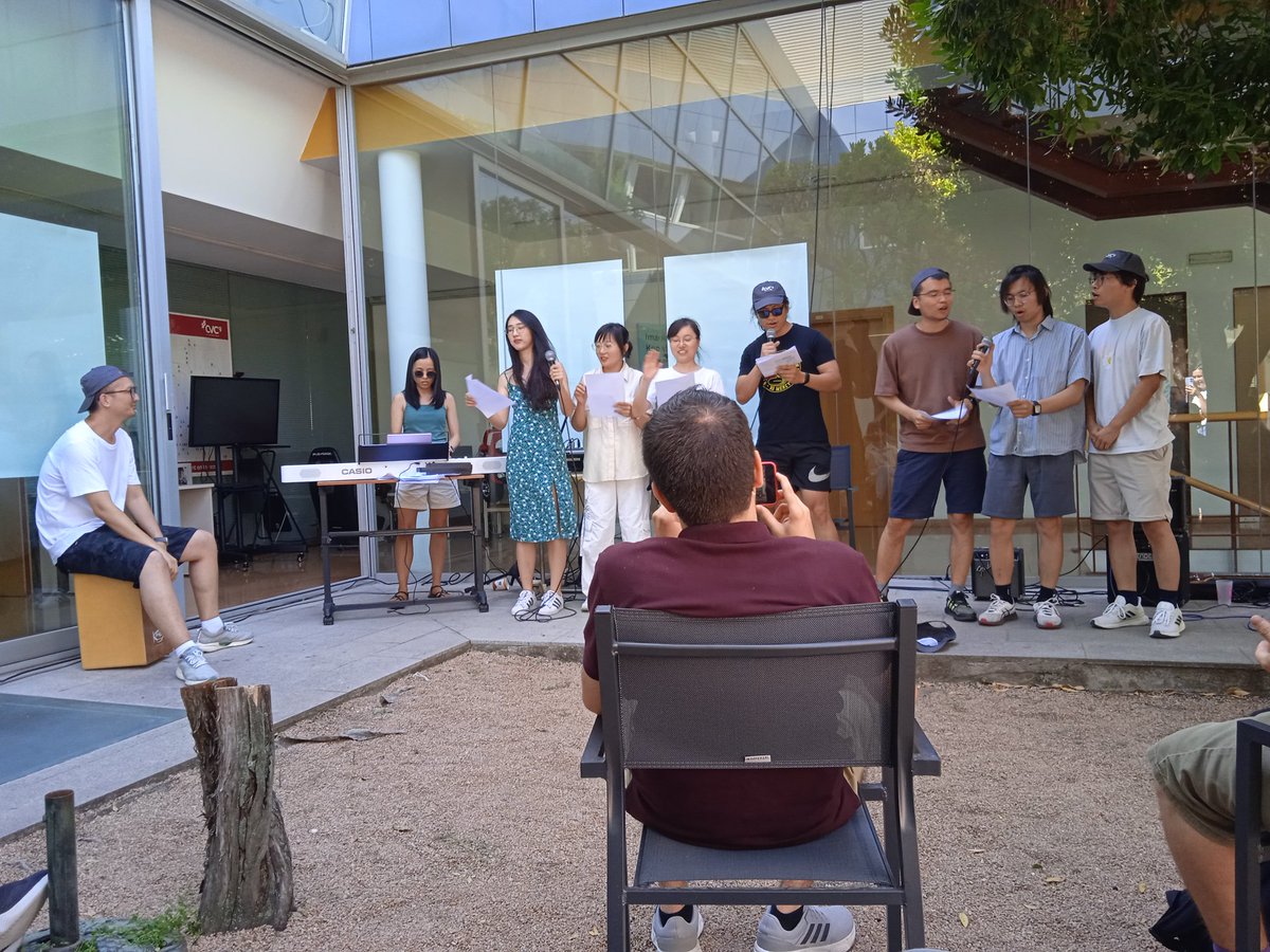 CVC_UAB's tweet photo. @hector_laria @UABBarcelona @iCERCA @Bctuab @EnginyeriaUAB #CVCRD won't be the same without our #CVC summer 🏝️🌞 party!

Paella 🥘, performances 🎶, board games, chess♟️, ping pong and lots of fun! 

#CVCpeople #CVClife https://t.co/4e9kWmELJm