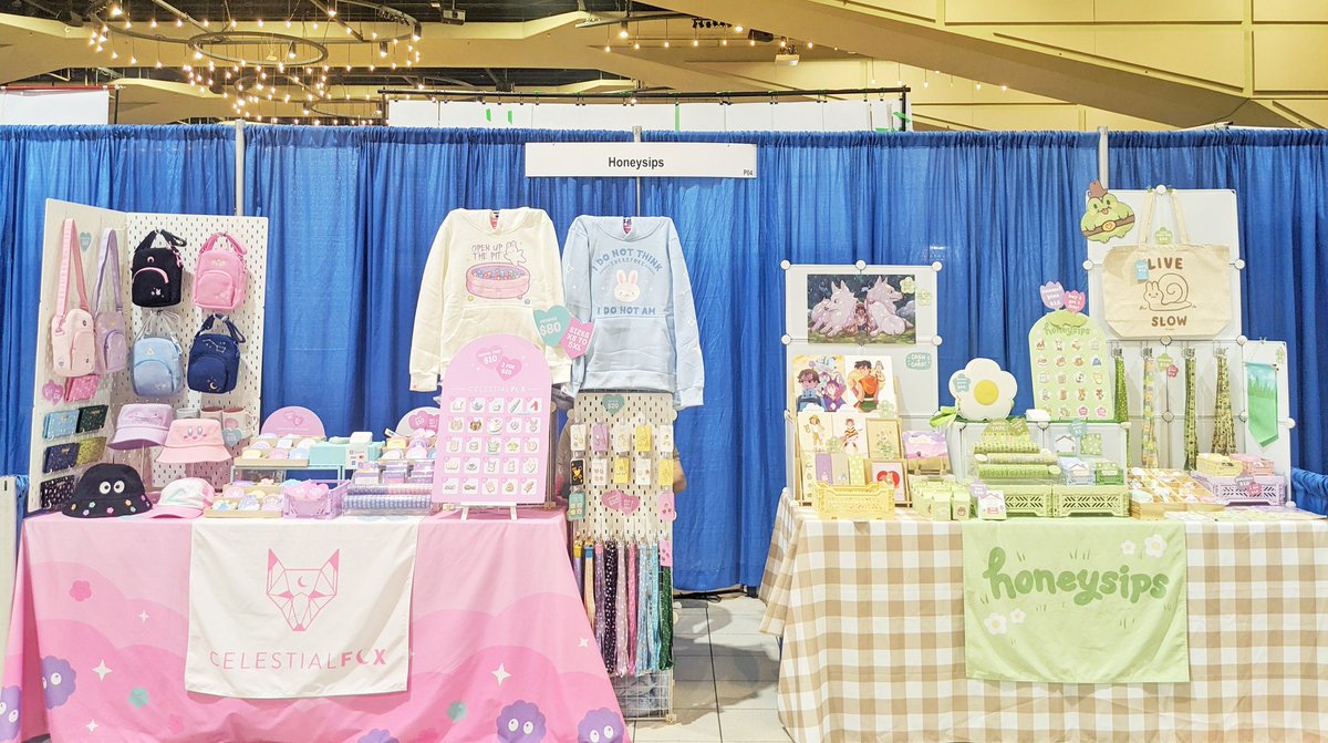 deathxpetal's tweet photo. 2 best friends in a booth...😳 https://t.co/srgoq3J1t1