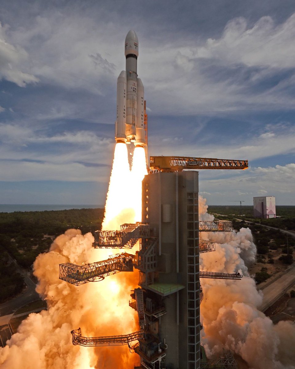 patnaikjonty's tweet photo. Heartiest congratulations to @isro & its extraordinary team of scientists for creating history by successfully launching the #Chandrayaan3🛰 into orbit on moon mission.
Placing India as only the 4th country to achieve this remarkable feat. #ISR0 🚀🇮🇳 https://t.co/VqFYwqAc5v