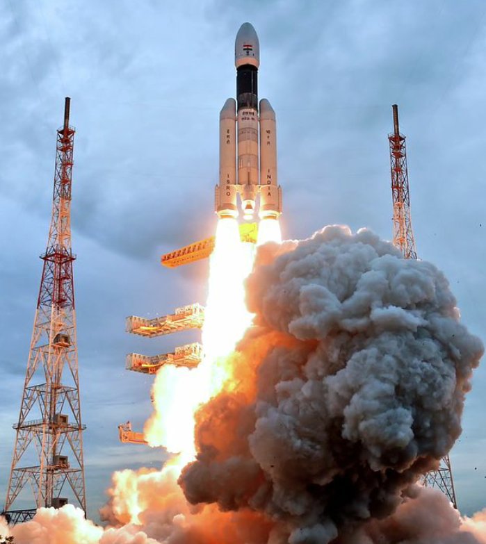 Sandeep81440316's tweet photo. 14th July 2023 will always be etched in golden letters as far as India’s space sector is concerned. Chandrayaan-3, our third lunar mission, will embark on its journey. This remarkable mission will carry the hopes and dreams of our nation. @isro https://t.co/cUbR0x21HL