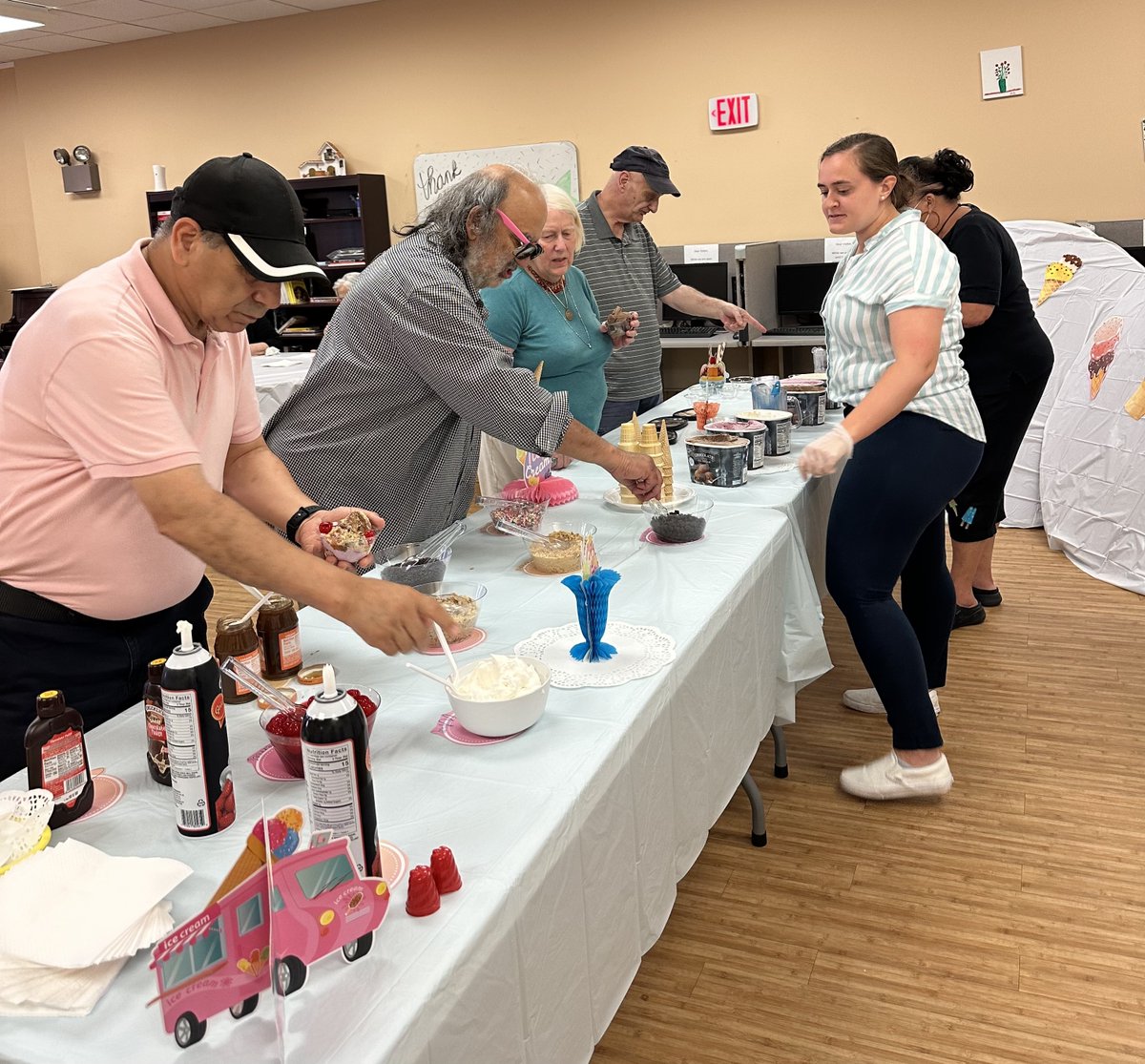 BostonABCD's tweet photo. I scream, you scream, we all scream for ice cream! 🍨 Seniors at the ABCD North End/West End NSC cooled down with ice cream on one of the hottest days of the summer so far.

Thank you, @shaws (Star Market) at the Hub on Causeway, for a sweet treat on a sweltering afternoon! https://t.co/HUgpsZQrXH