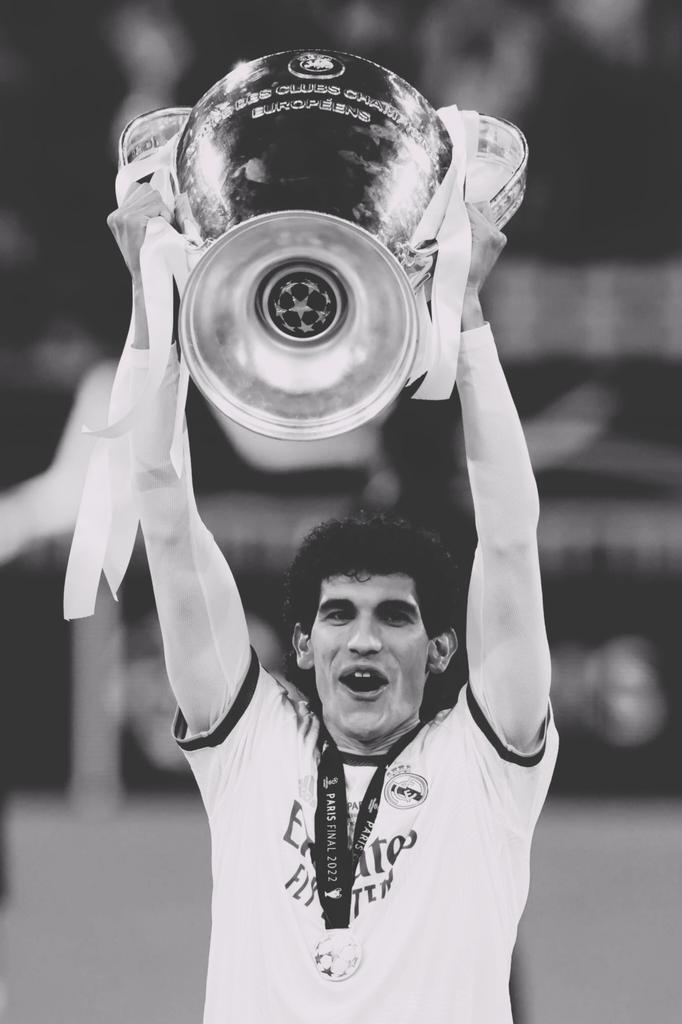 JesusVallejo_5's tweet photo. Fué un placer vivir tantos momentos con ustedes Madridistas 🥲

1, 2, 3... ¡¡¡HALA MADRID!!! 🤍 https://t.co/WTTBDNCevP