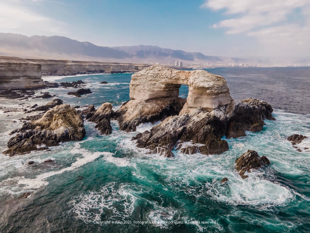 foto_reporte's tweet photo. Vistas de La Portada de Antofagasta... #Antofagasta #SegundaRegion  @NatGeo @NationalGeoRP @NationalGeoPicx https://t.co/V31LsluPe3