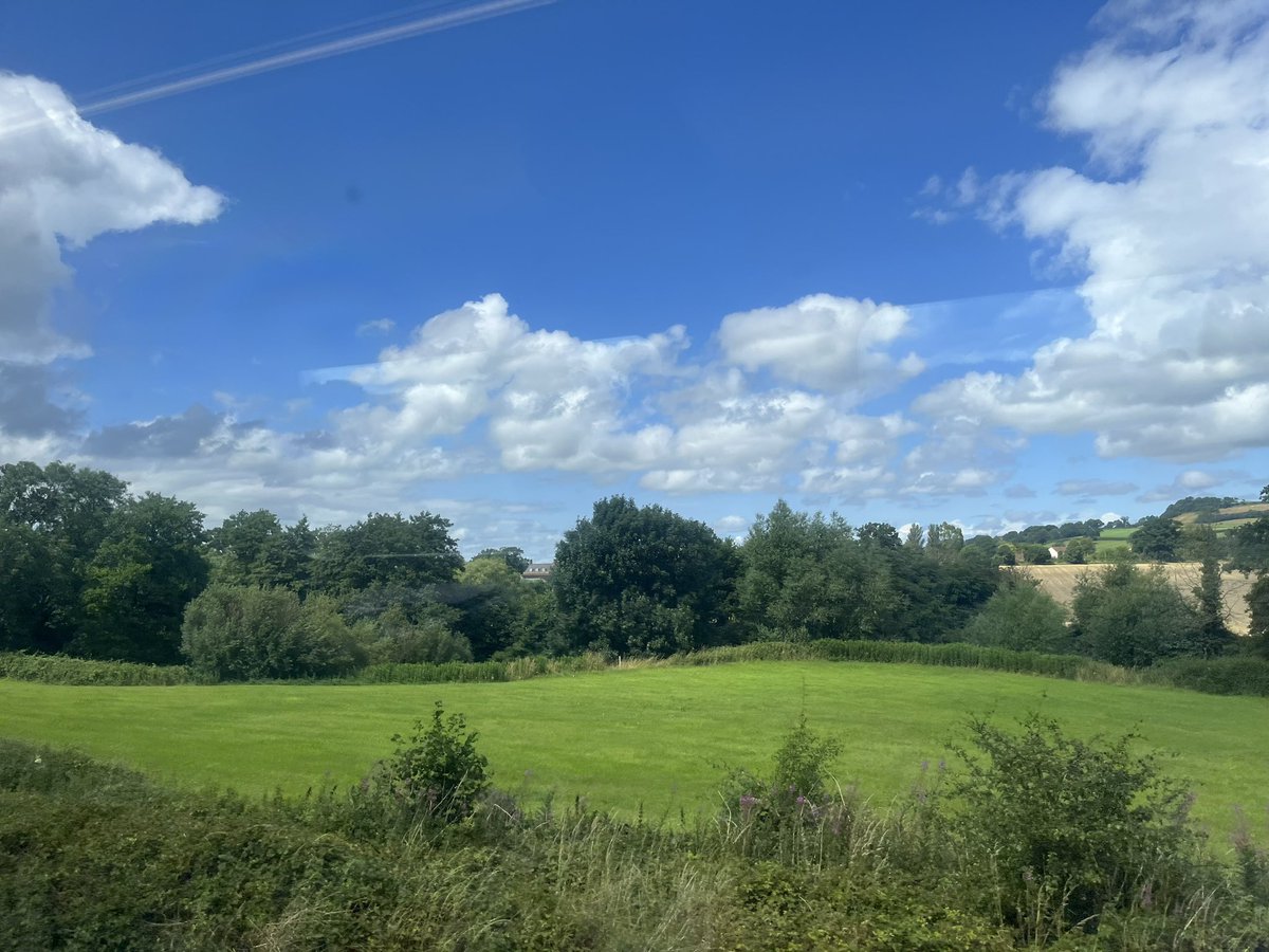 ewansteele_'s tweet photo. Well I didn’t take any photos today but a @GWRHelp journey and a visit to Bristol over the last couple of days was great. https://t.co/O2CNj4rqT8