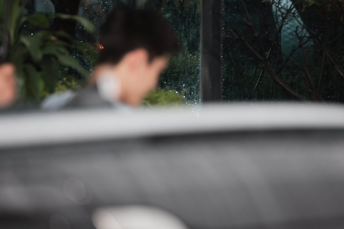 MooreSimon13's tweet photo. 夏夜の雨 

230714 音乐银行下班
#SEHUN  #吴世勋 https://t.co/4Vk9vL16yf