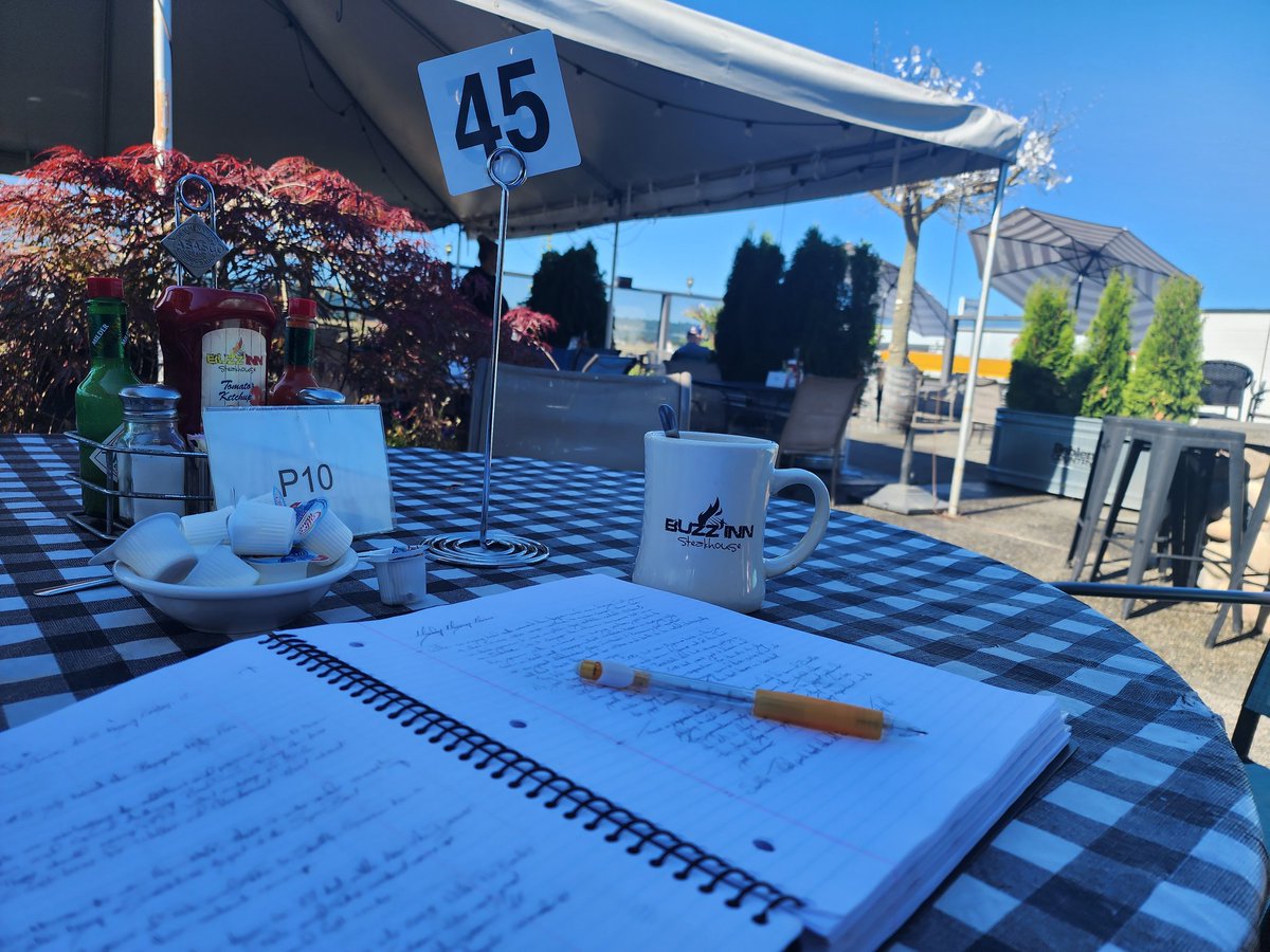 FootballTalkwbo's tweet image. A little Buzz Inn Steakhouse breakfast at the Snohomish Airport and some prep for my show Monday morning with @TheyCallMeMrYu.