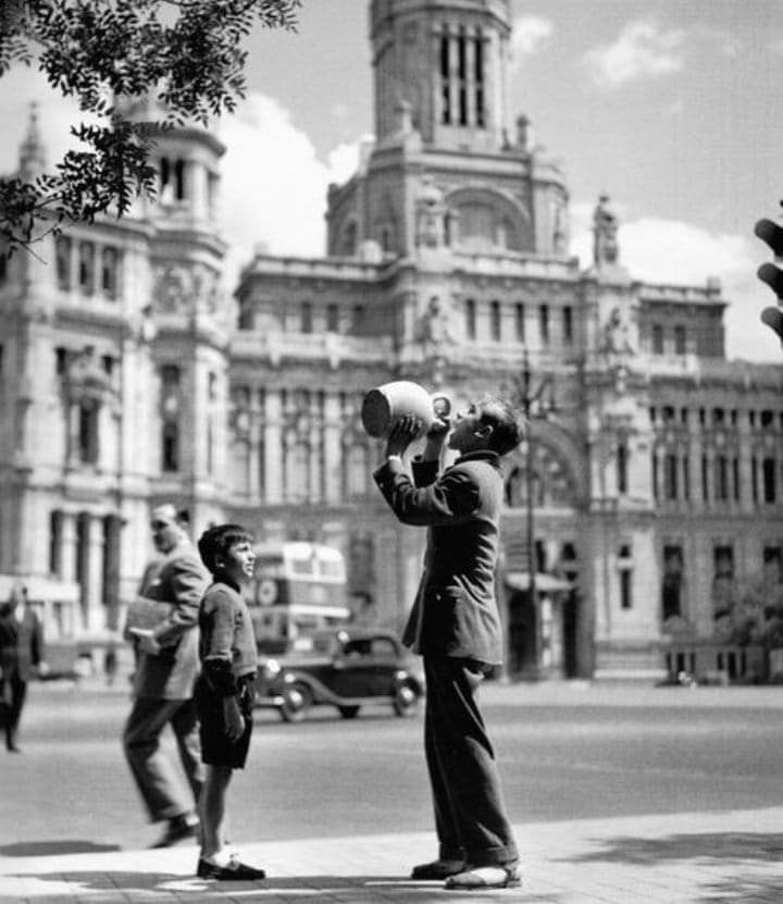 El agua fresquita de los botijos.