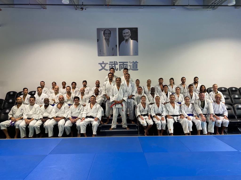 During a surprise visit to the <a href="/valentebrothers/">Valente Brothers</a> in Miami yesterday.

#Gracie #GracieJiujitsu #RorionGracie #DietaGracie #BeHealthy #BJJ #JiuJitsu #thegraciewithin
