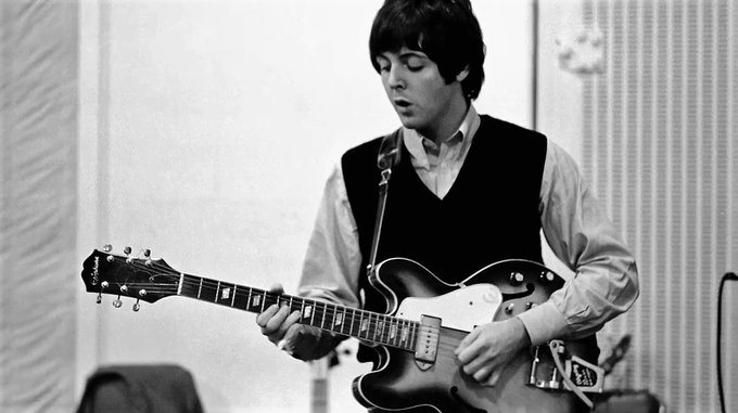 Paul McCartney December 1965
The #Beatles via @TheBeatlesPix