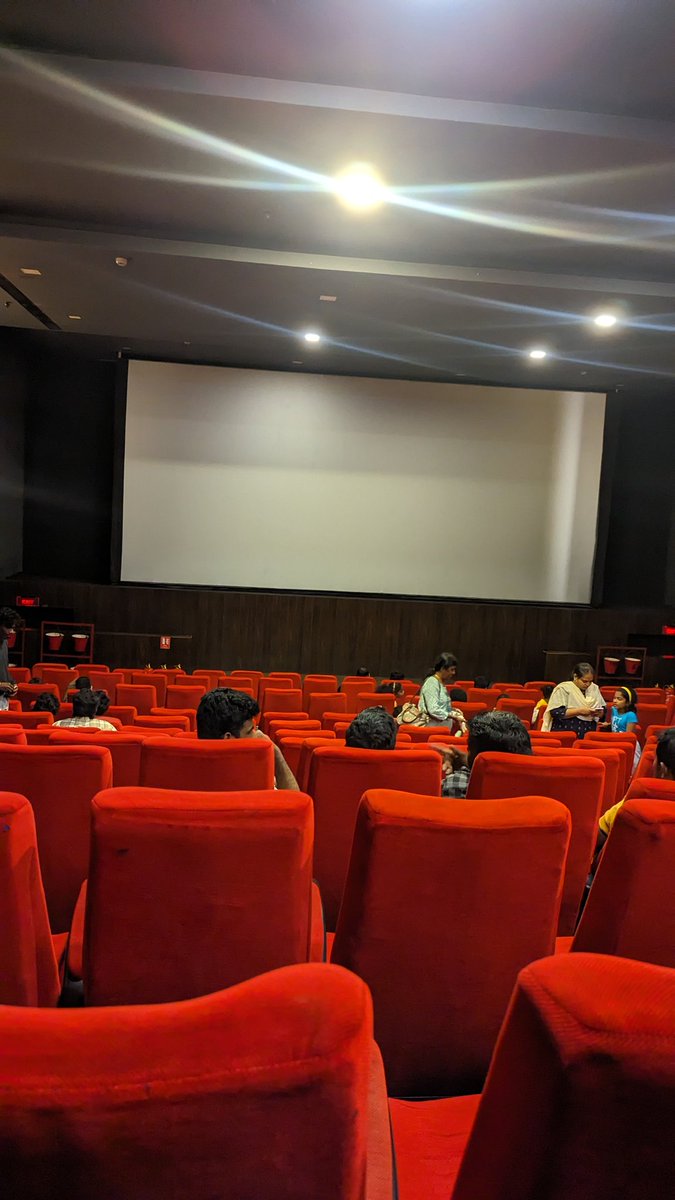 Vigneshwaranvr's tweet photo. Remote eduthu indha TV ah on panlam nu yosichen..apuram than nyabagam vanthuchu theatre la irkom nu guys. https://t.co/q8sx1sQw74