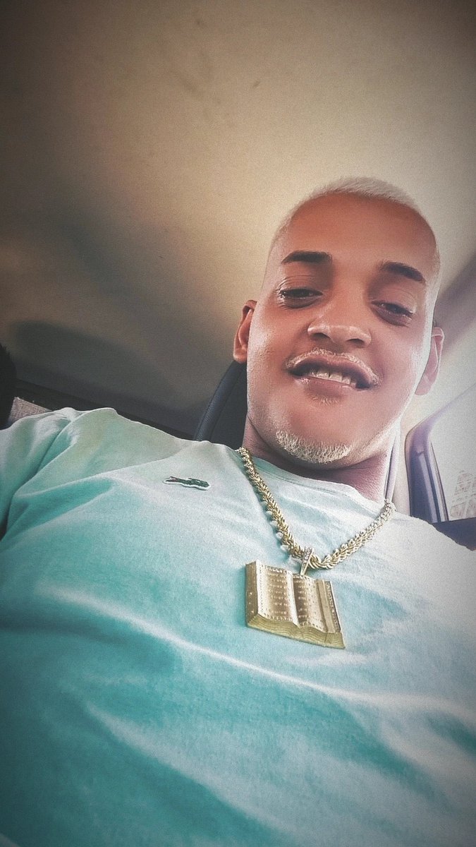 bailedaromeniaa's tweet photo. Descanse Em Paz Irmão Aqui Na Comunidade Vc Fez Histórias Obrigado Por Alegrar Nossas Manhãs Com Suas Brincadeiras e Obrigado Por Cada Risada Que Arrancou De Nós 💔

 Vc Foi Um Menor Incrível Que Aonde Chegava Fazia Amizade 😭🇷🇴🏴💔

DESCANSE EM PAZ DUDU ROMÊNIA TE AMA ❤️🇷🇴 https://t.co/A7lcbMhVoO