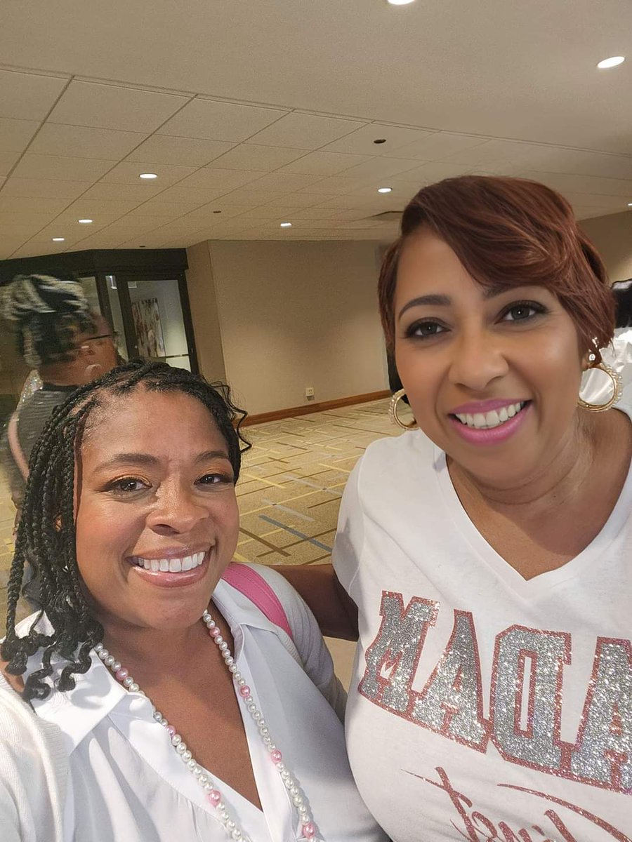 aka_abgo's tweet photo. Sisterly fun in Chicago! #pathwaystosoar #AkaLeadershipSeminar2023 #thepearlviion https://t.co/9BtPZ9WNKd