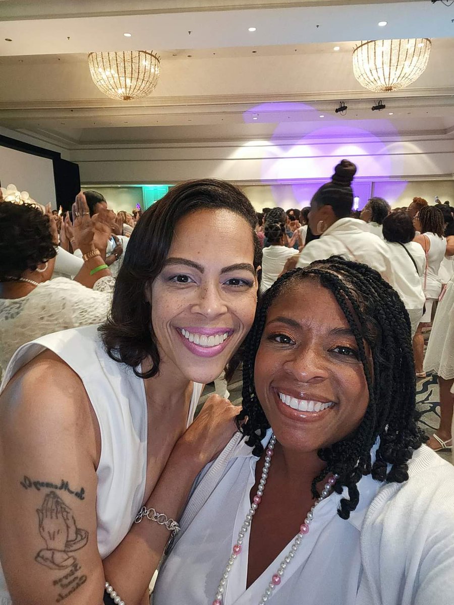 aka_abgo's tweet photo. Sisterly fun in Chicago! #pathwaystosoar #AkaLeadershipSeminar2023 #thepearlviion https://t.co/9BtPZ9WNKd