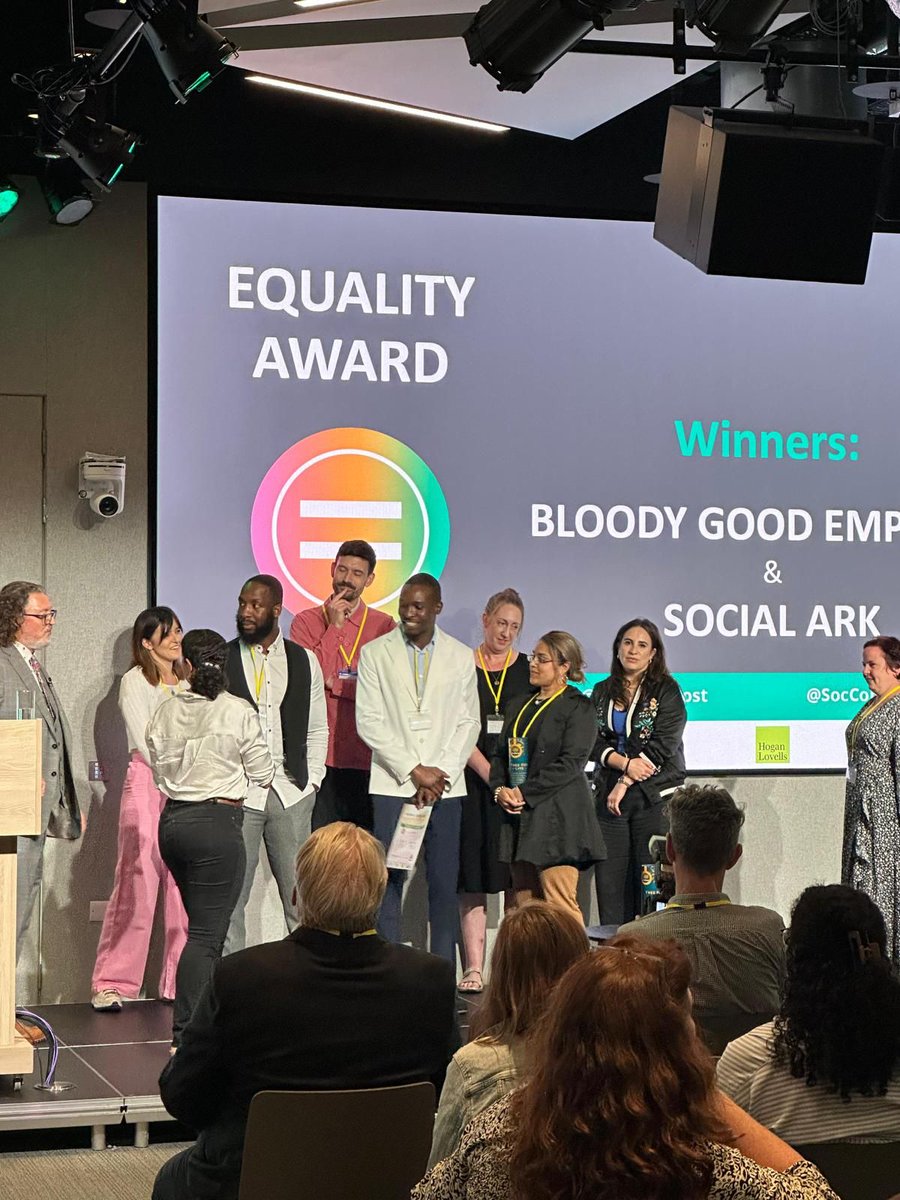 Earlier this week we won the @PioneersPost @SE100 Equality Award. Chairperson Jasmine Singh, lead facilitator Moses Adeyemi & admin and operations manager Zak received the award. At Social Ark, we believe in living our values, a credit to @Lisa_Stepanovic #SocialArkFamily💙