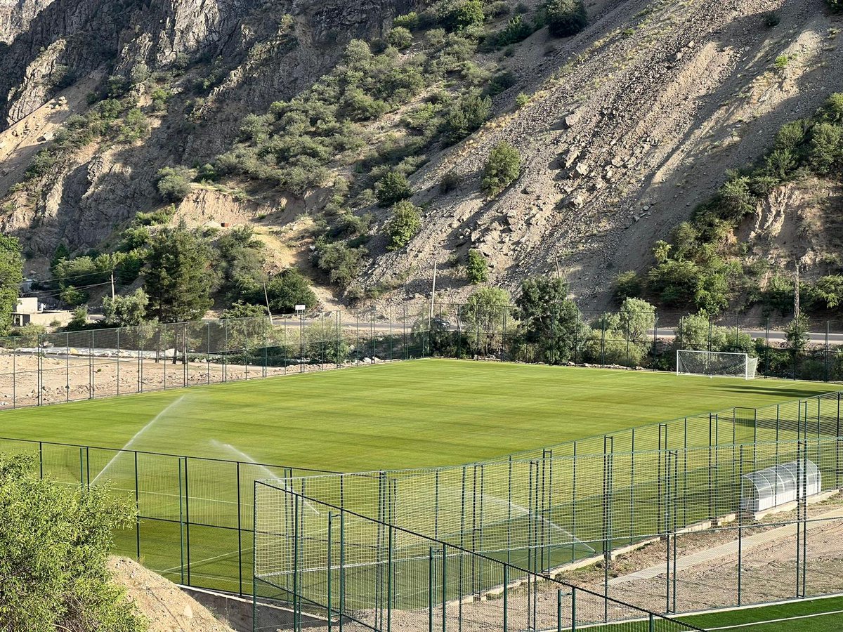 AkmalHeuristic's tweet photo. TFF TECHNICAL CENTRE in VARZOB / TAJIKISTAN.
Best pitch ever to train and enjoy the Nature at the same time.
#HATKO #HYBRIDGRASS https://t.co/KkWMQgGccx