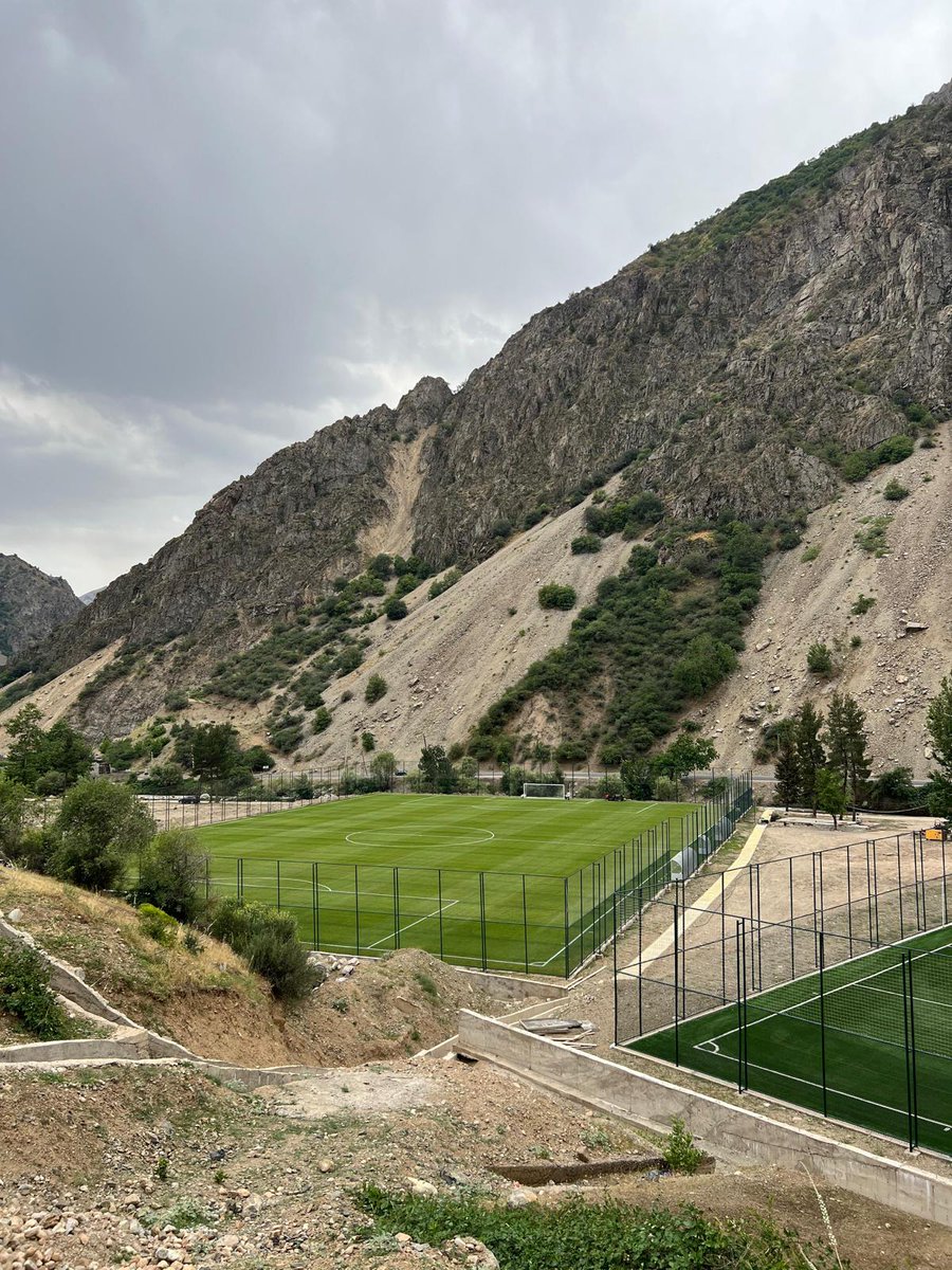 AkmalHeuristic's tweet photo. TFF TECHNICAL CENTRE in VARZOB / TAJIKISTAN.
Best pitch ever to train and enjoy the Nature at the same time.
#HATKO #HYBRIDGRASS https://t.co/KkWMQgGccx