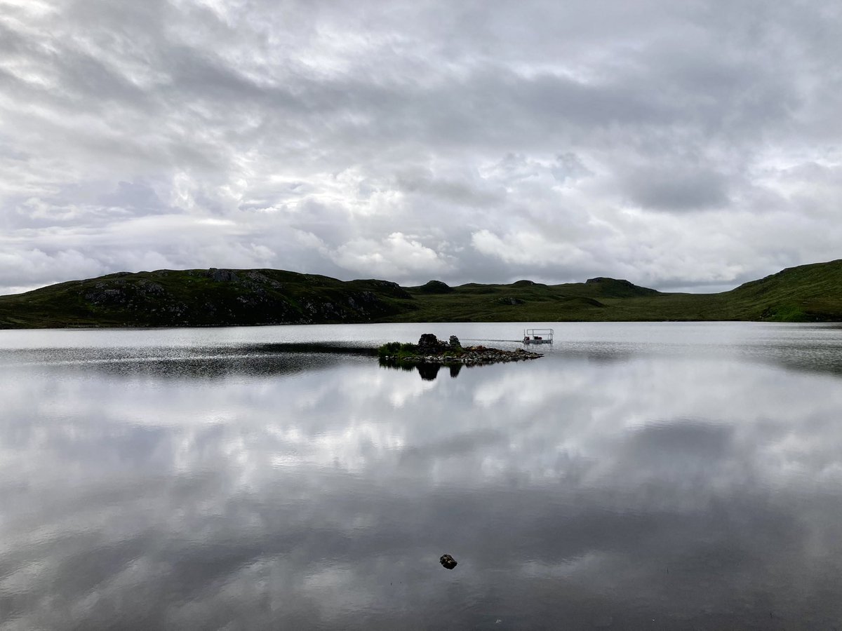 It’s been amazing to work on such intriguing crannogs in the Hebrides with @FSturt @DuncanGarrow @SBlankshein @felix_pedrotti @ArchSocSoton #lewis #harris #uist #scotland #maritimearchaeology