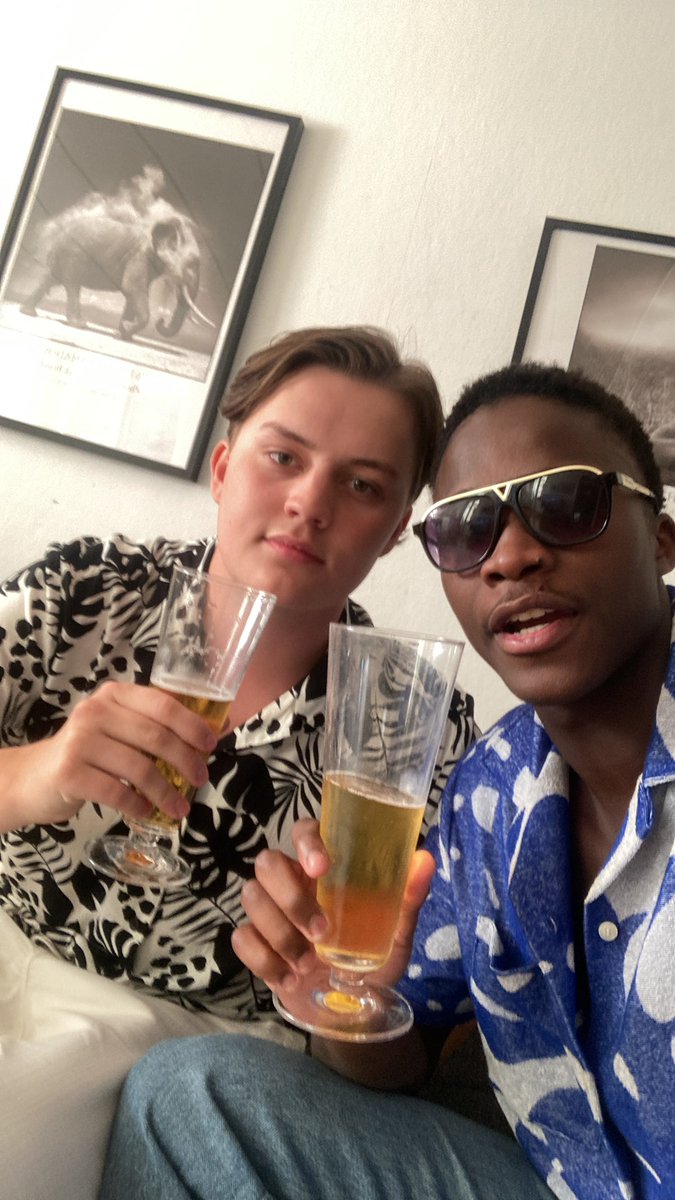 KLAVHED8's tweet image. Vi kommer nu🐐🐐@ThomasStenstrom