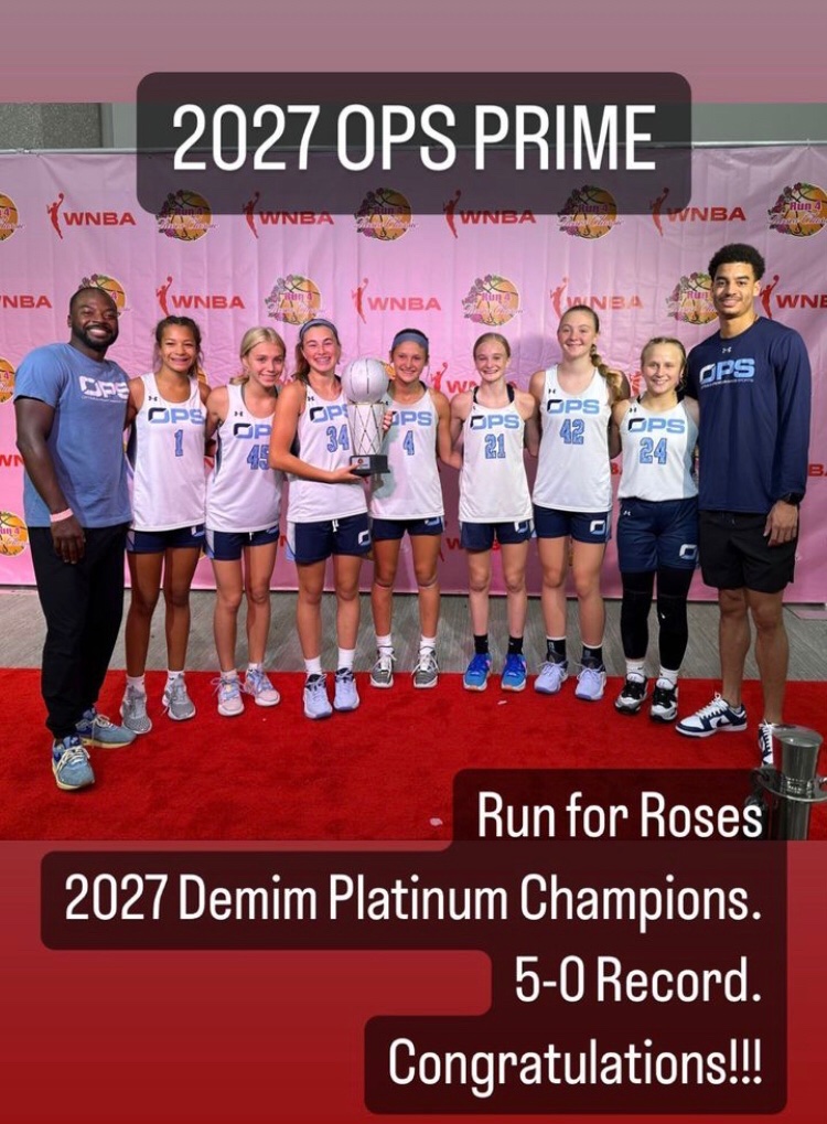 MrsD_BHMSD's tweet photo. Last weekend was full of basketball @TFNsRun4Roses in Louisville and these girls did not disappoint! Walked away being champs of the 2027 division 🏆 Thanks @JustinJordan012 &amp; @dbayy for coaching these girls up, time, and dedication. https://t.co/ANi9KR01ZS