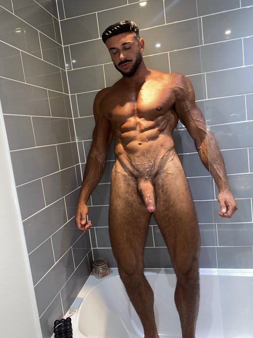 I need a slave to clean me up 💦 https://t.co/w1nHKP1gWi