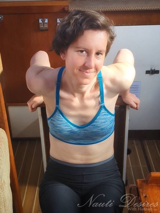 Getting creative with workout setup inside the boat 💪 #workout #boatlife #workoutspace #homegym https://t<a href="/tag/workout"class="tags"><span>#workout</span></a><a href="/tag/boatlife"class="tags"><span>#boatlife</span></a><a href="/tag/homegym"class="tags"><span>#homegym</span></a><a href="/tag/workoutspace"class="tags"><span>#workoutspace</span></a>