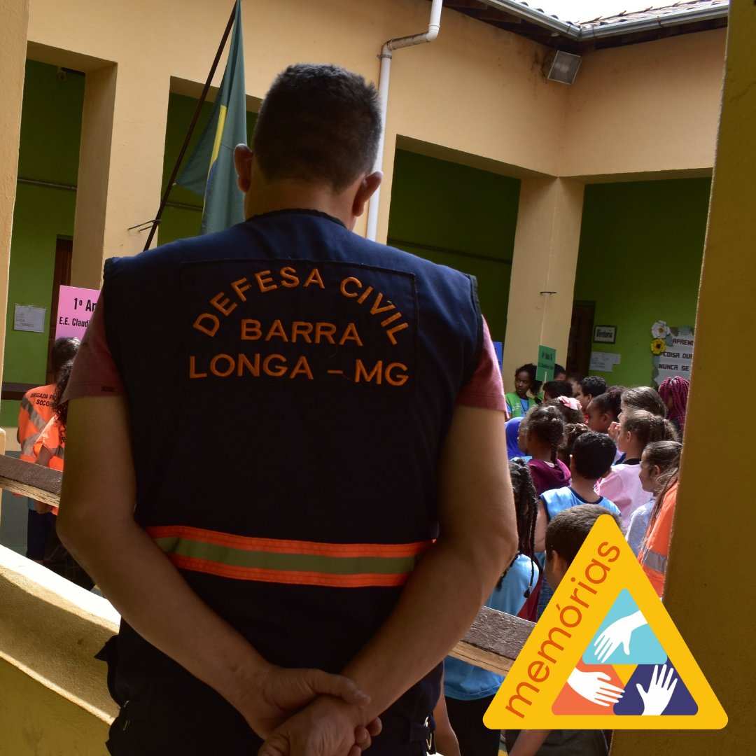 DCBarraLonga's tweet photo. Hoje vamos lembrar a oficina que tivemos com os brigadistas do COMITÊ ESCOLA SEGURA, em outubro de 2022, para a PREPARAÇÃO DO SIMULADO DE ROMPIMENTO DE BARRAGEM.

🔹Defesa Civil somos todos nós!

#comunidadesegura https://t.co/C3zuTRjaFP