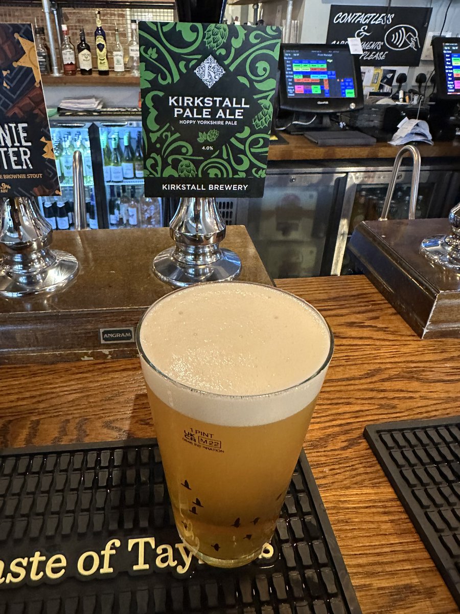 OscarRomeo1268's tweet image. #CarbLoading in preparation for the #TourDeAky keeping it local with @kirkstallbrew Wish us luck for tomorrow, 106.6 miles in memory of our friend &amp;amp; former colleague PC1066 Mick ’Aky’ Atkinson gofund.me/6af8ae7d